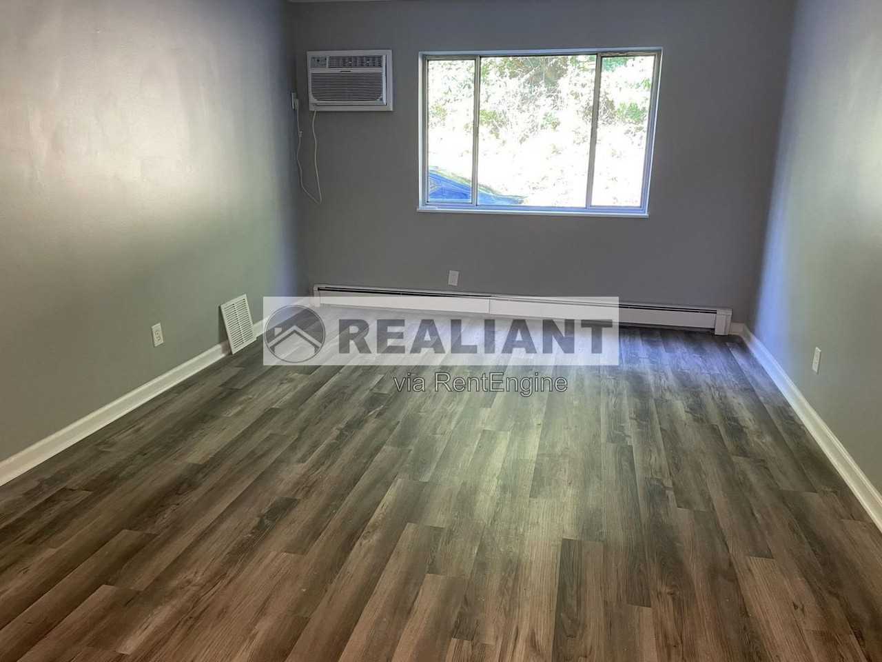 2521 Warren St #7 - Photo 4 of 9