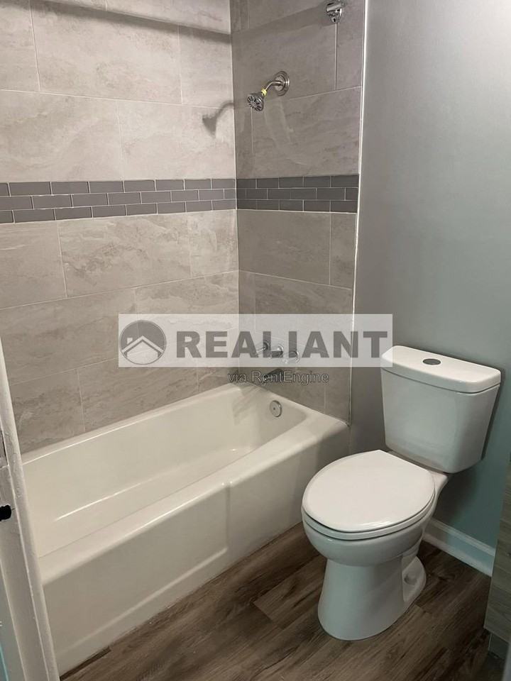 2521 Warren St #7 - Photo 5 of 9