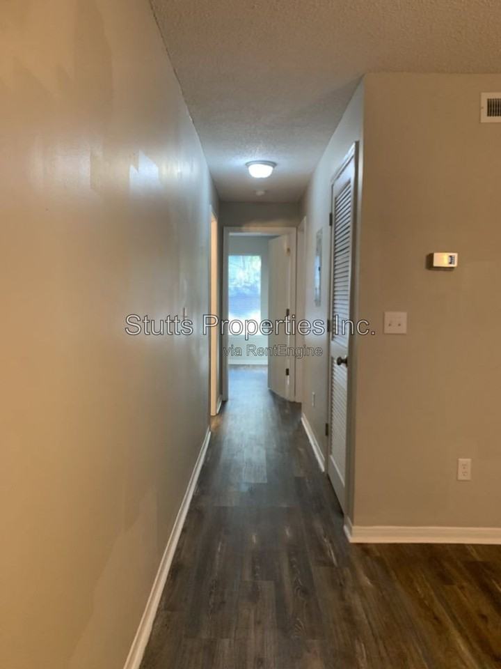 505 N Dickson St #B7 - Photo 3 of 10