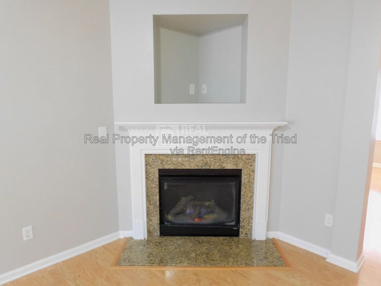 8 Rockport Ct - Photo 4 of 30
