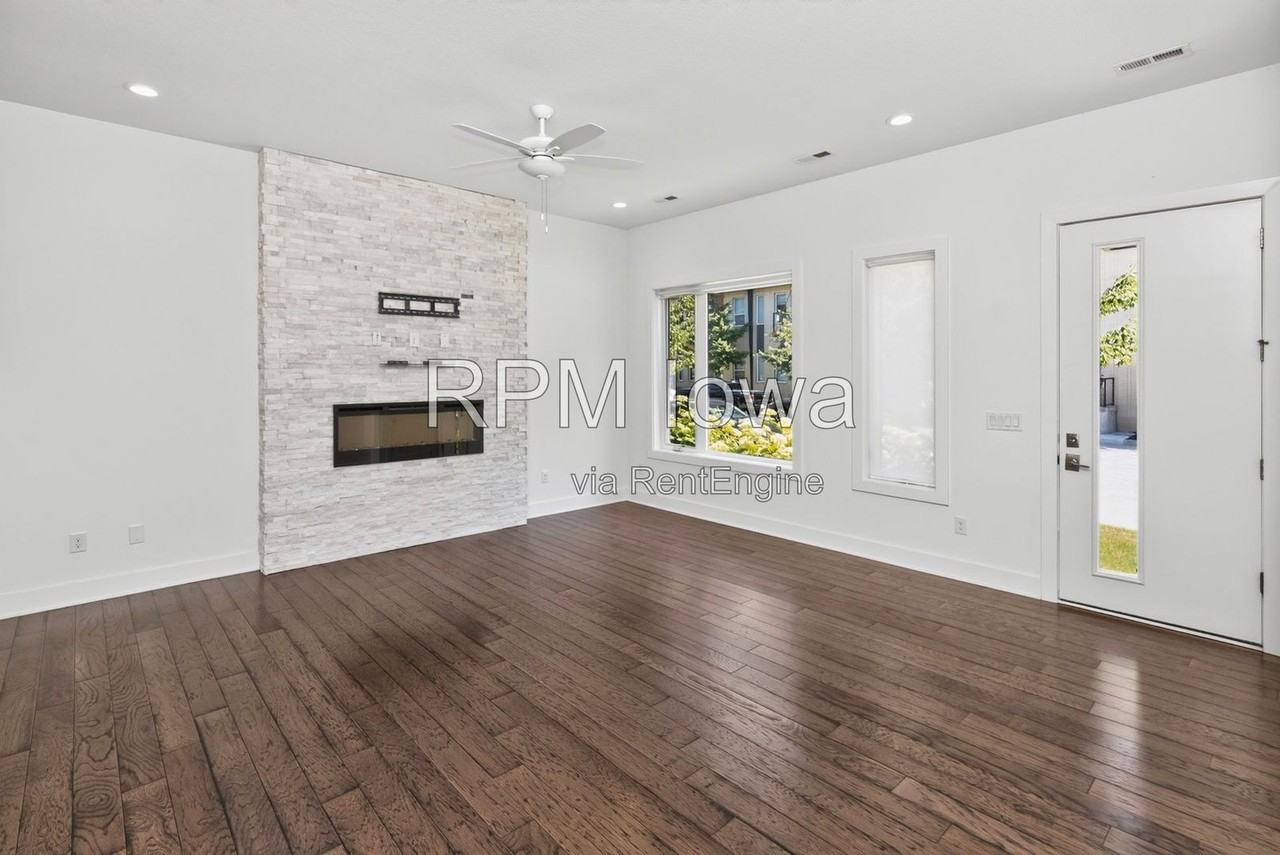 244 E Center St - Photo 5 of 36