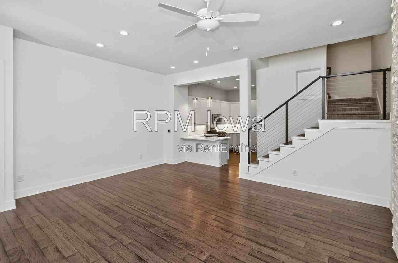 244 E Center St - Photo 7 of 36