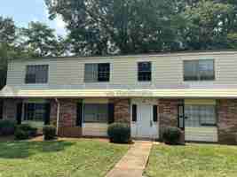 featured image of 1110 W Poplar St #L3