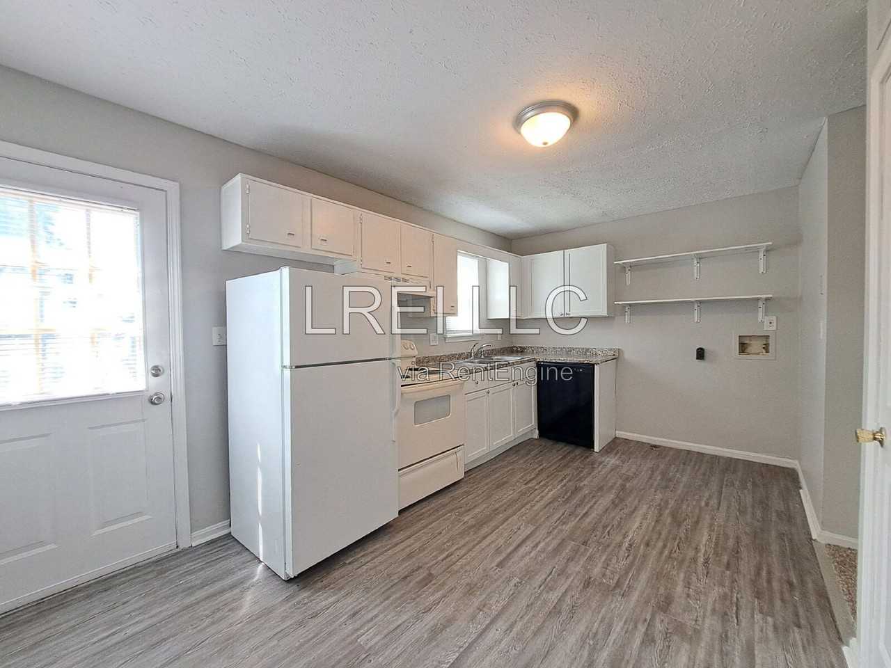 3410 Clingstone Way - Photo 3 of 32