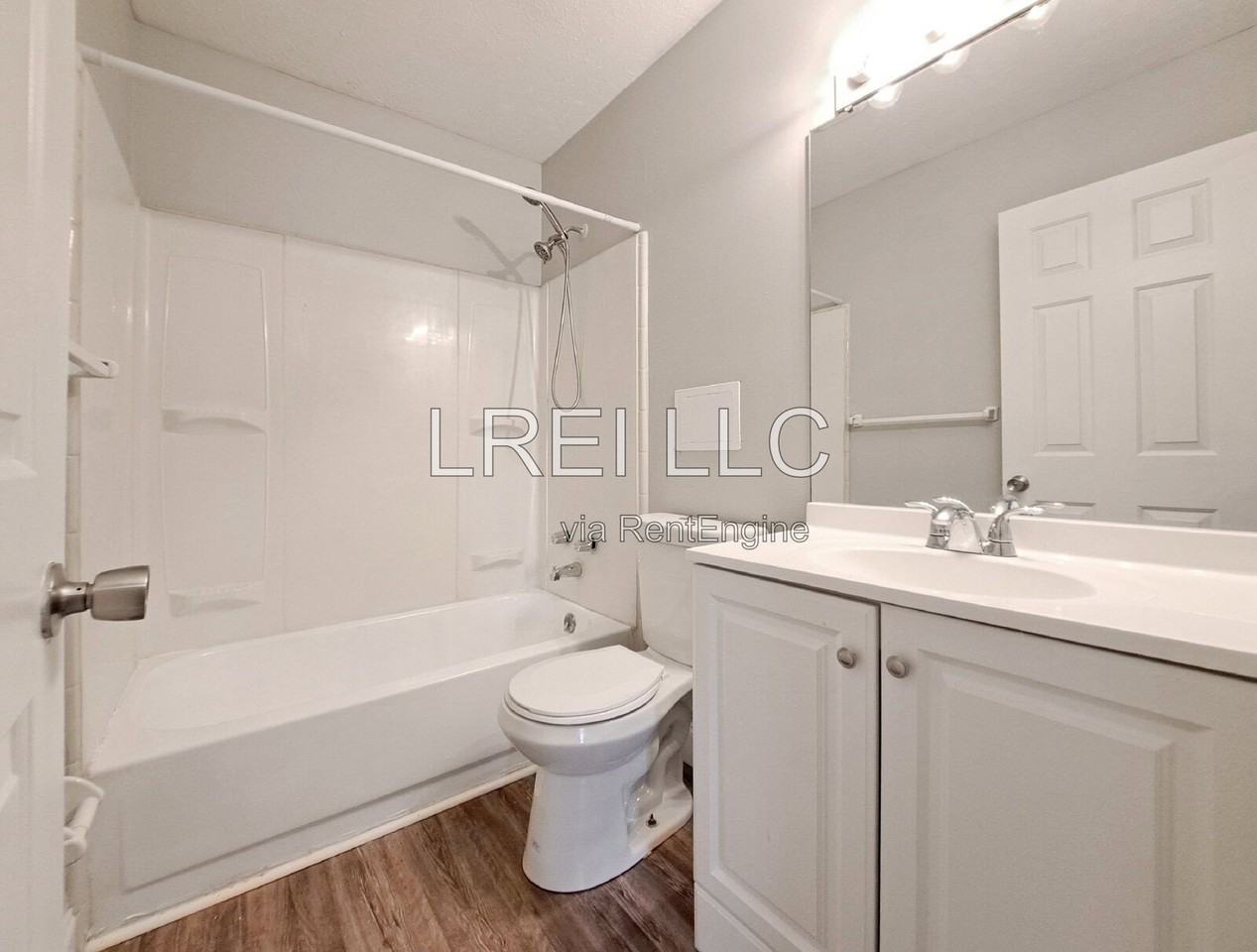 3410 Clingstone Way - Photo 6 of 32