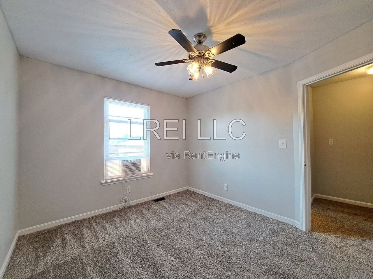 3410 Clingstone Way - Photo 7 of 32