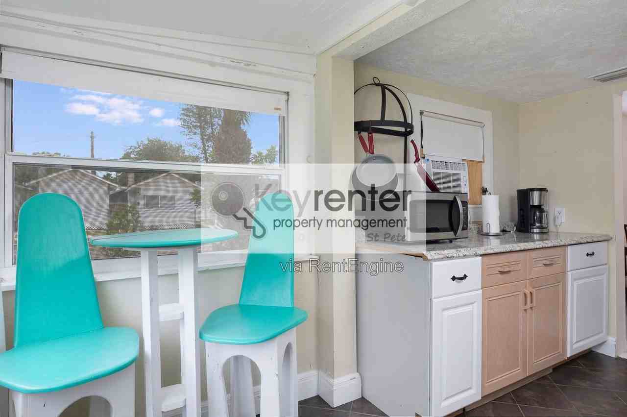 3860 Burlington Ave N - Photo 7 of 21