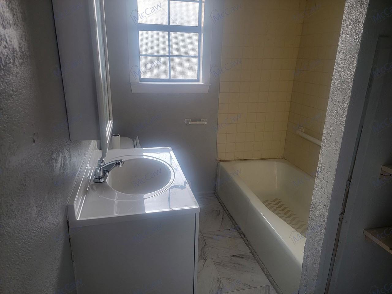 1203 Polk St - Photo 6 of 9