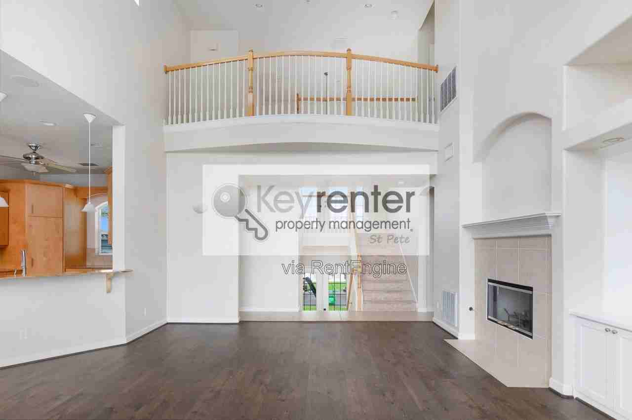 540 Johns Pass Ave - Photo 3 of 50