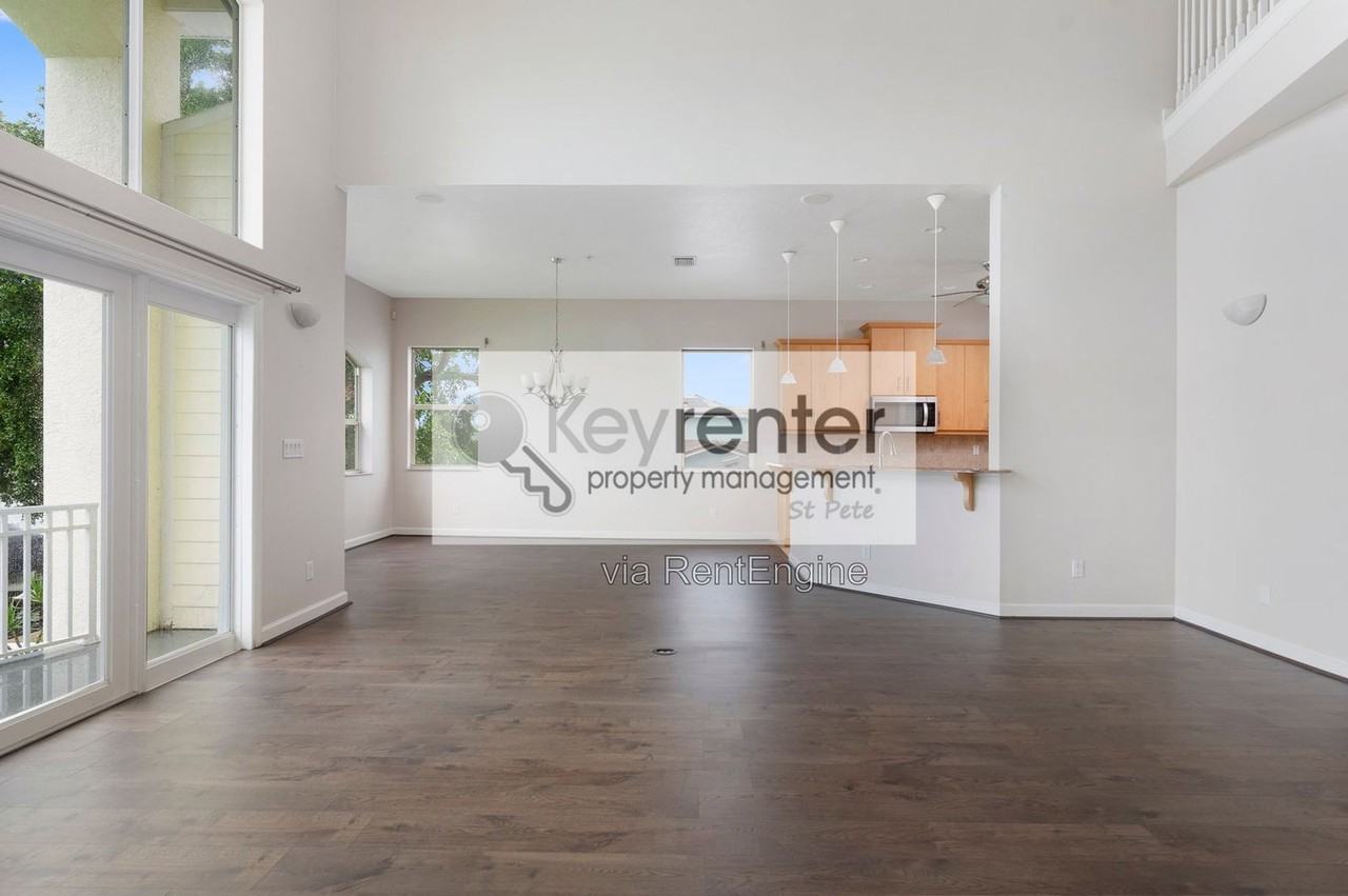 540 Johns Pass Ave - Photo 6 of 50