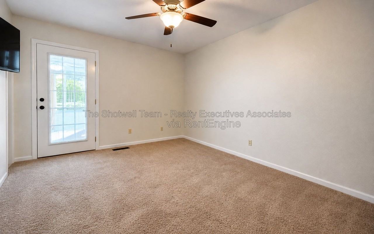 8006 Wilnoty Dr - Photo 7 of 15