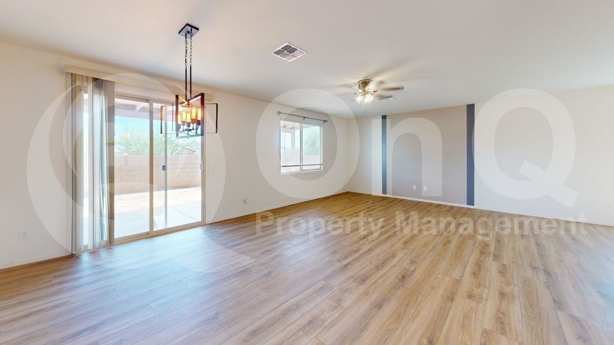 8840 E Raven Hill Way - Photo 3 of 25