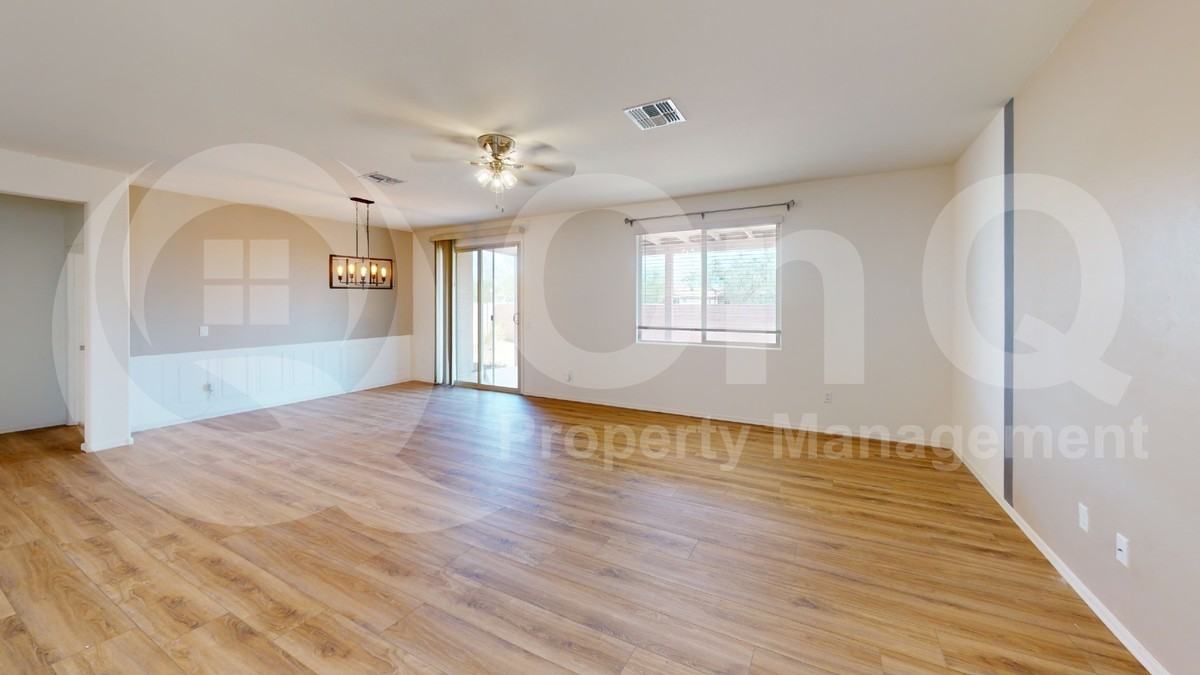8840 E Raven Hill Way - Photo 4 of 25