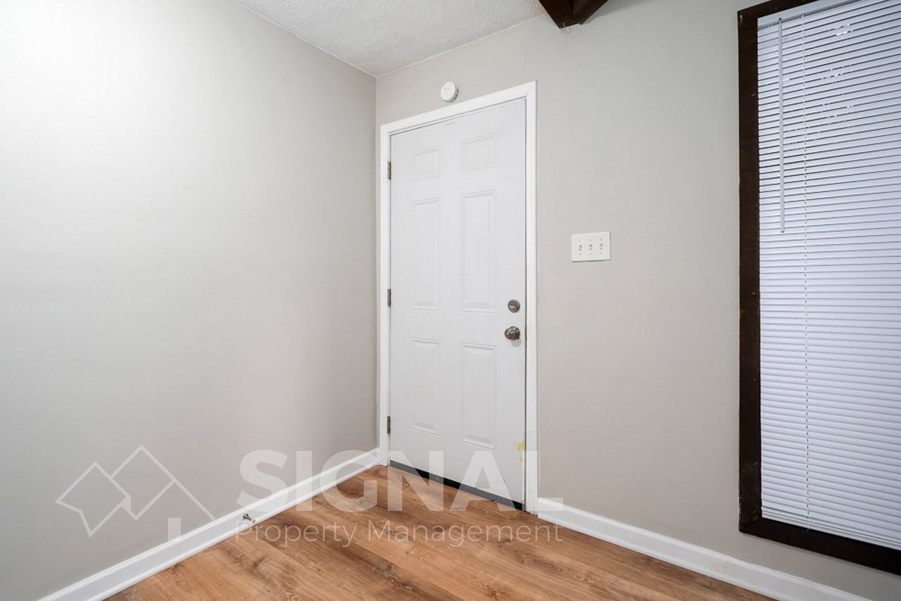 3037 Apple Valley Ln - Photo 5 of 31