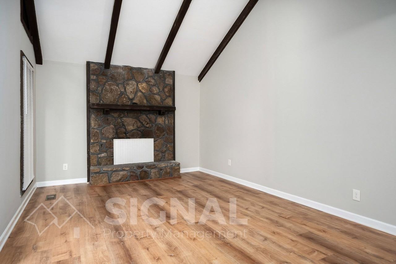 3037 Apple Valley Ln - Photo 6 of 31