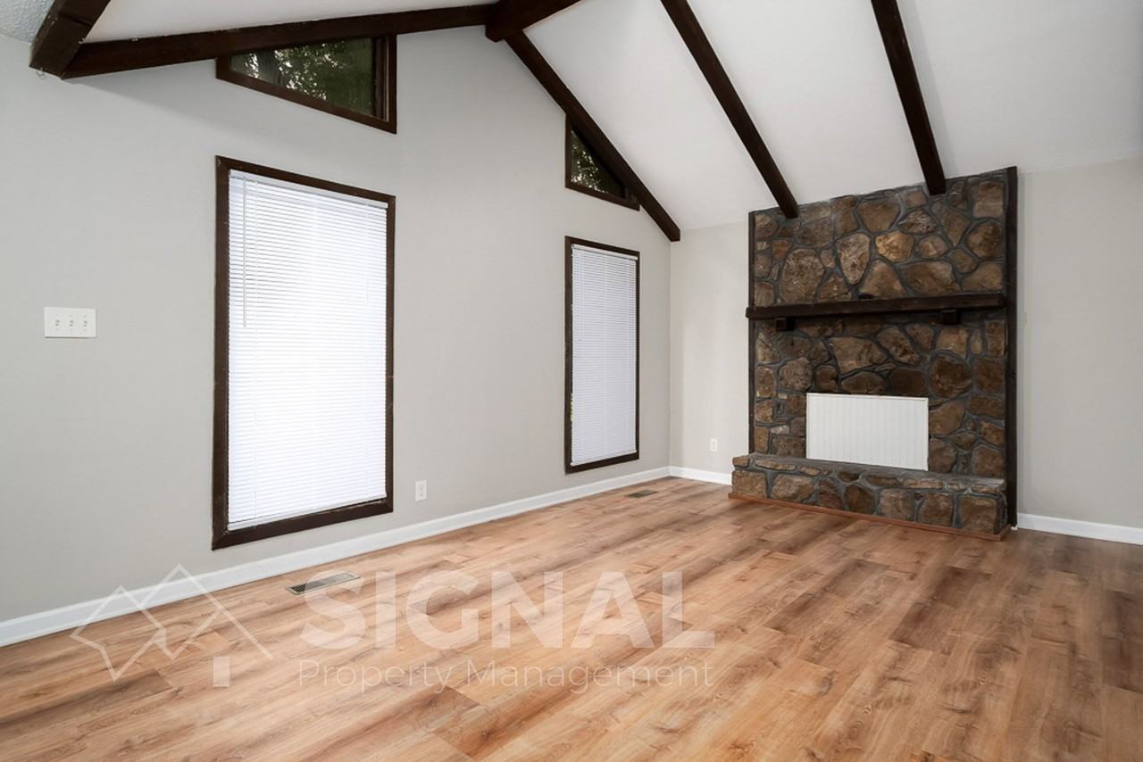 3037 Apple Valley Ln - Photo 7 of 31