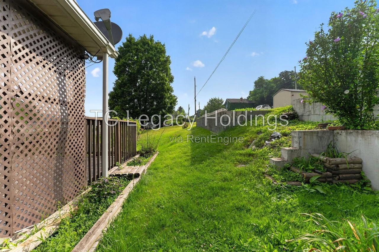 138 Austin Ave - Photo 7 of 33