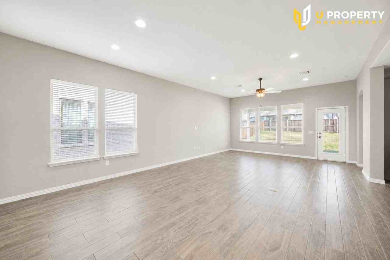 4509 Expedition Dr - Photo 2 of 50