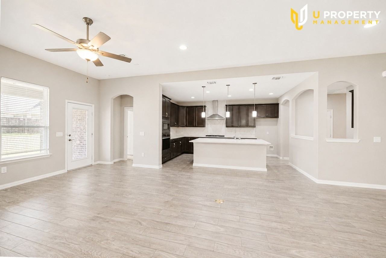 4509 Expedition Dr - Photo 6 of 50