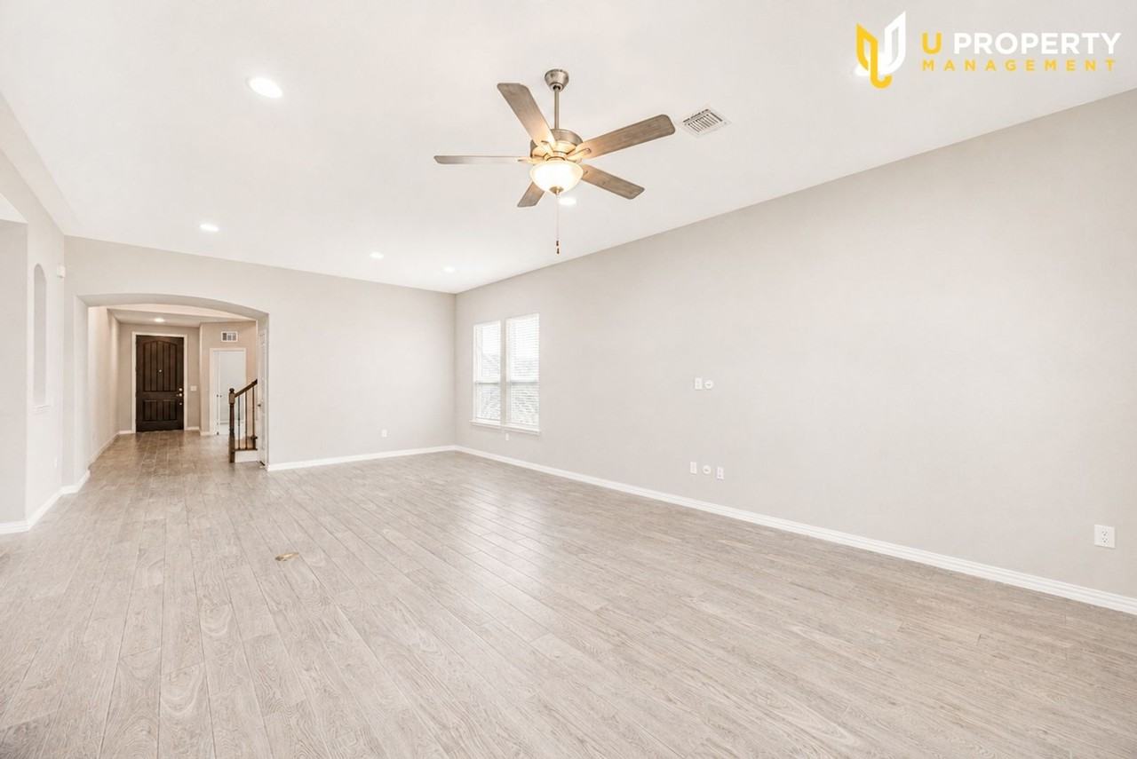 4509 Expedition Dr - Photo 3 of 50