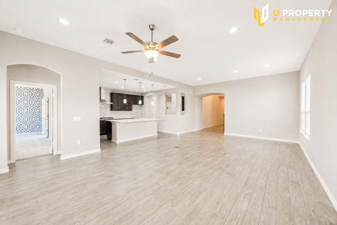 4509 Expedition Dr - Photo 4 of 50