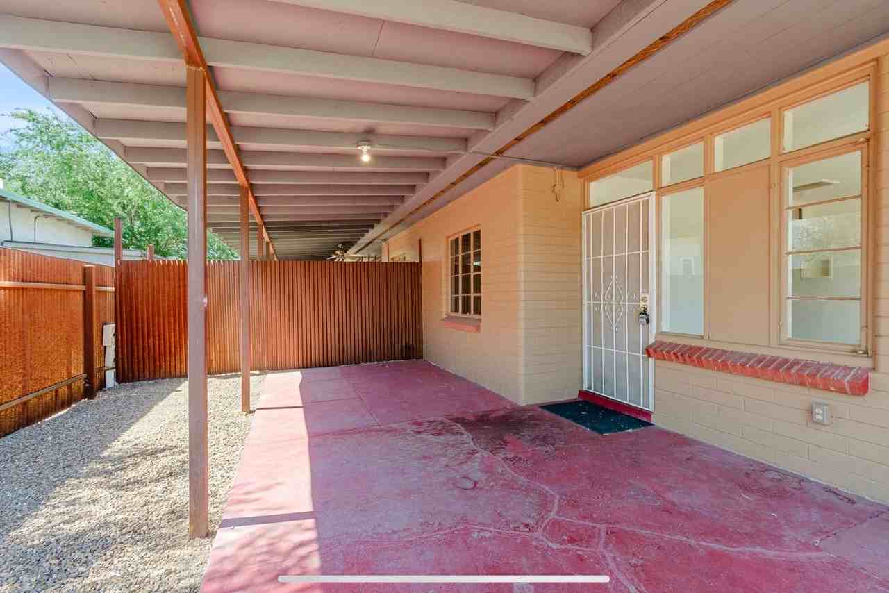 1810 E 7th St - Photo 2 of 12