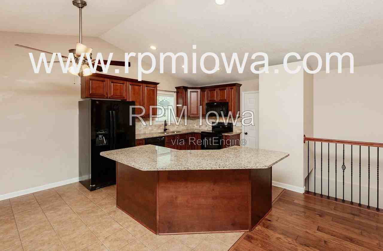 3108 Nw 19th St - Photo 7 of 35