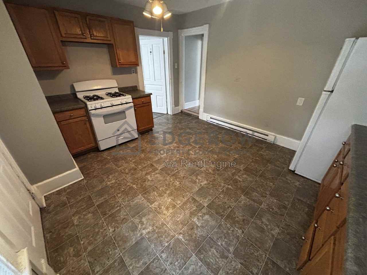 635 Lafayette Ave Ne #2 - Photo 4 of 12