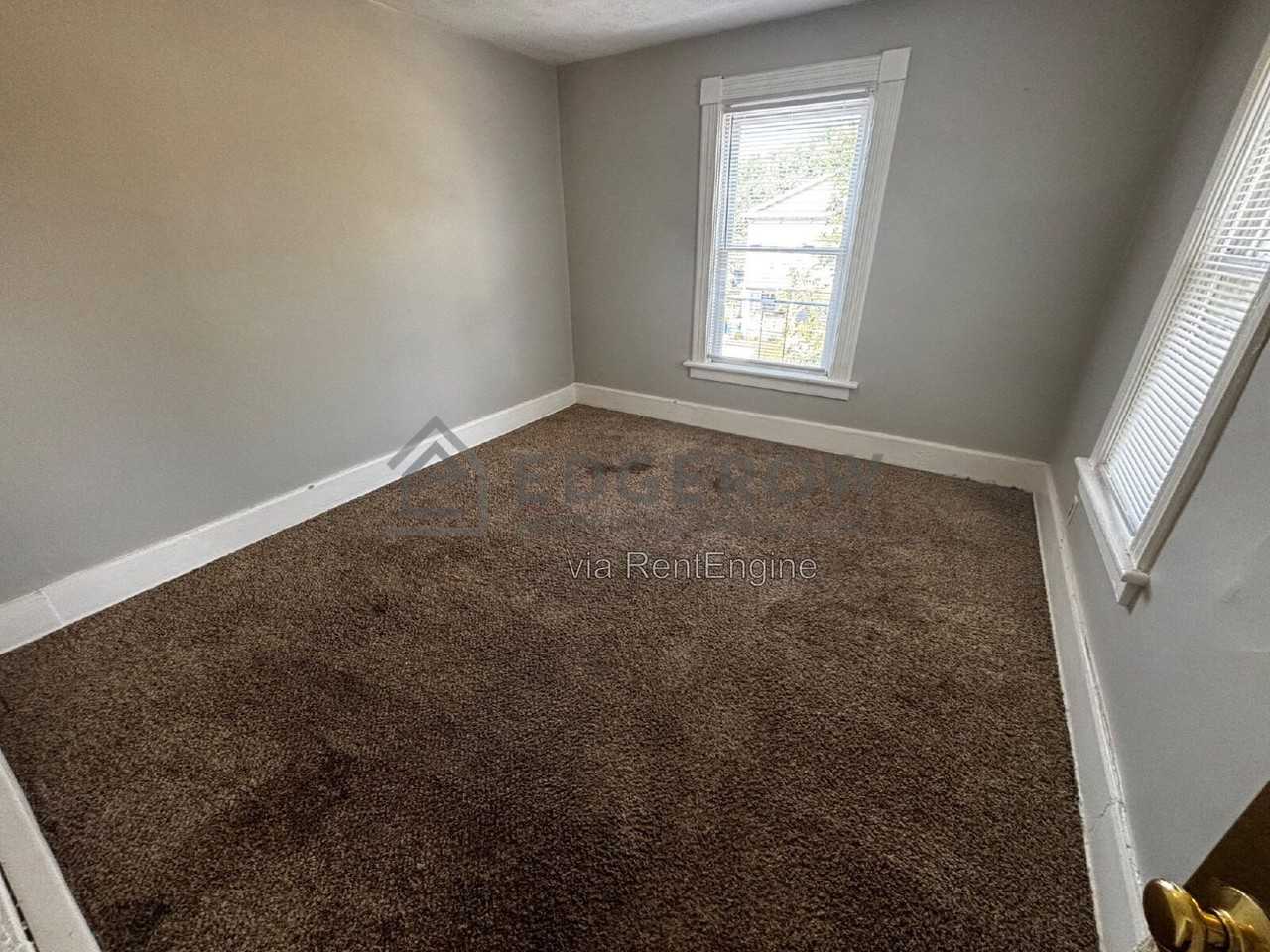 635 Lafayette Ave Ne #2 - Photo 7 of 12