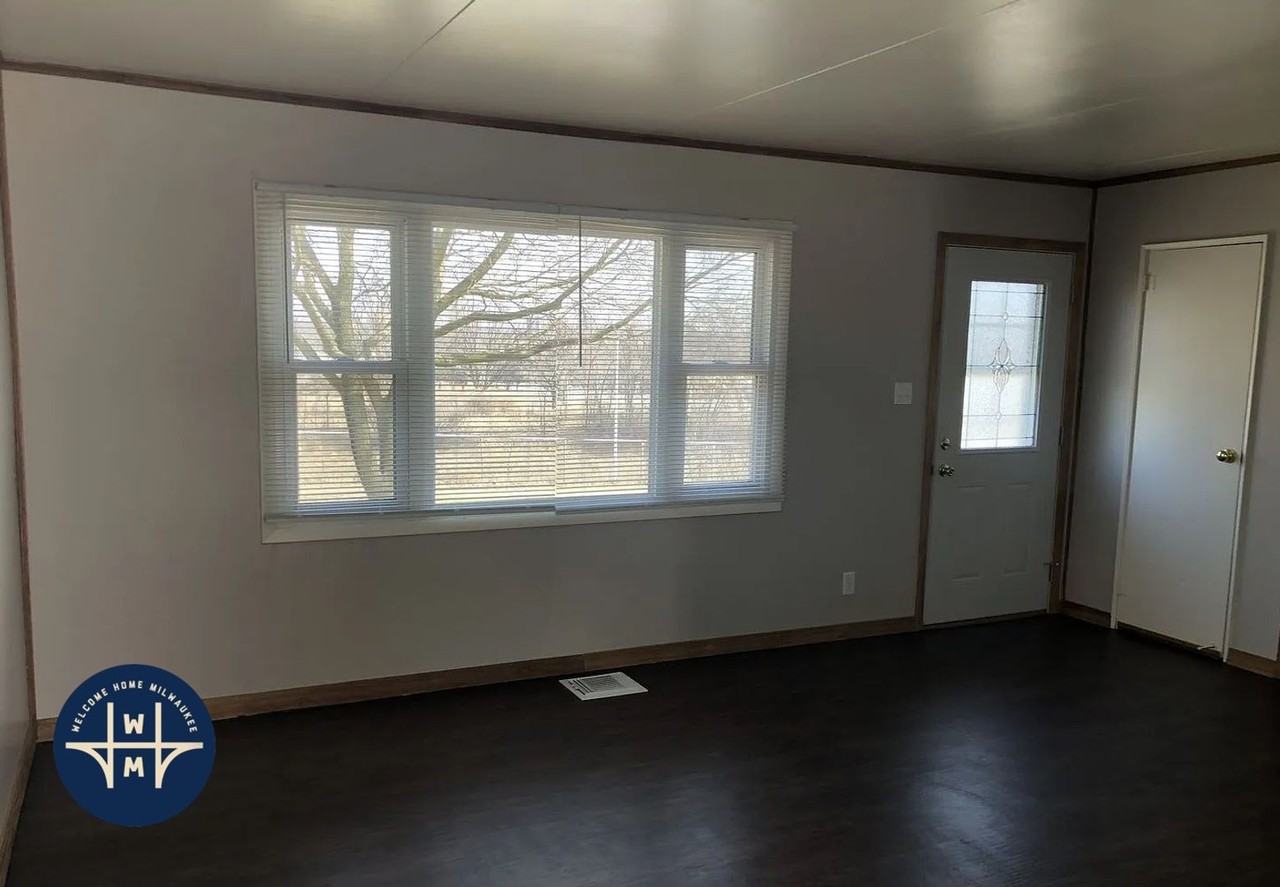 1435 N 47th St - Photo 2 of 7