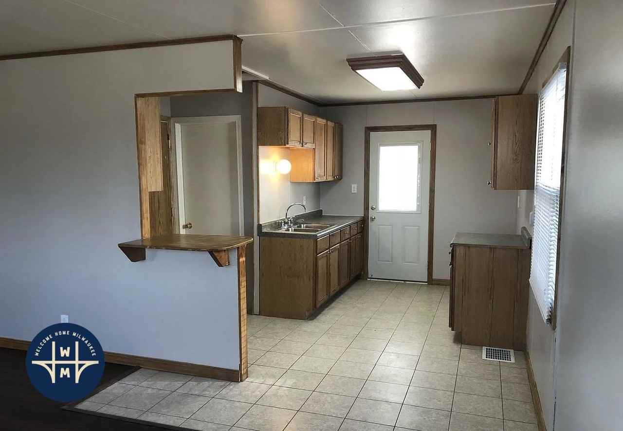 1435 N 47th St - Photo 4 of 7