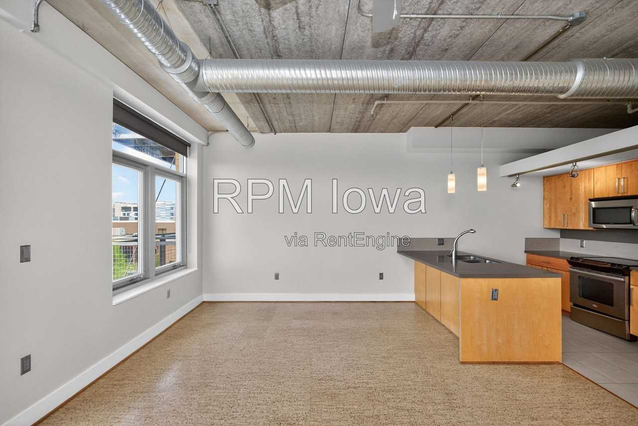 309 E 5th St #404 - Photo 5 of 28