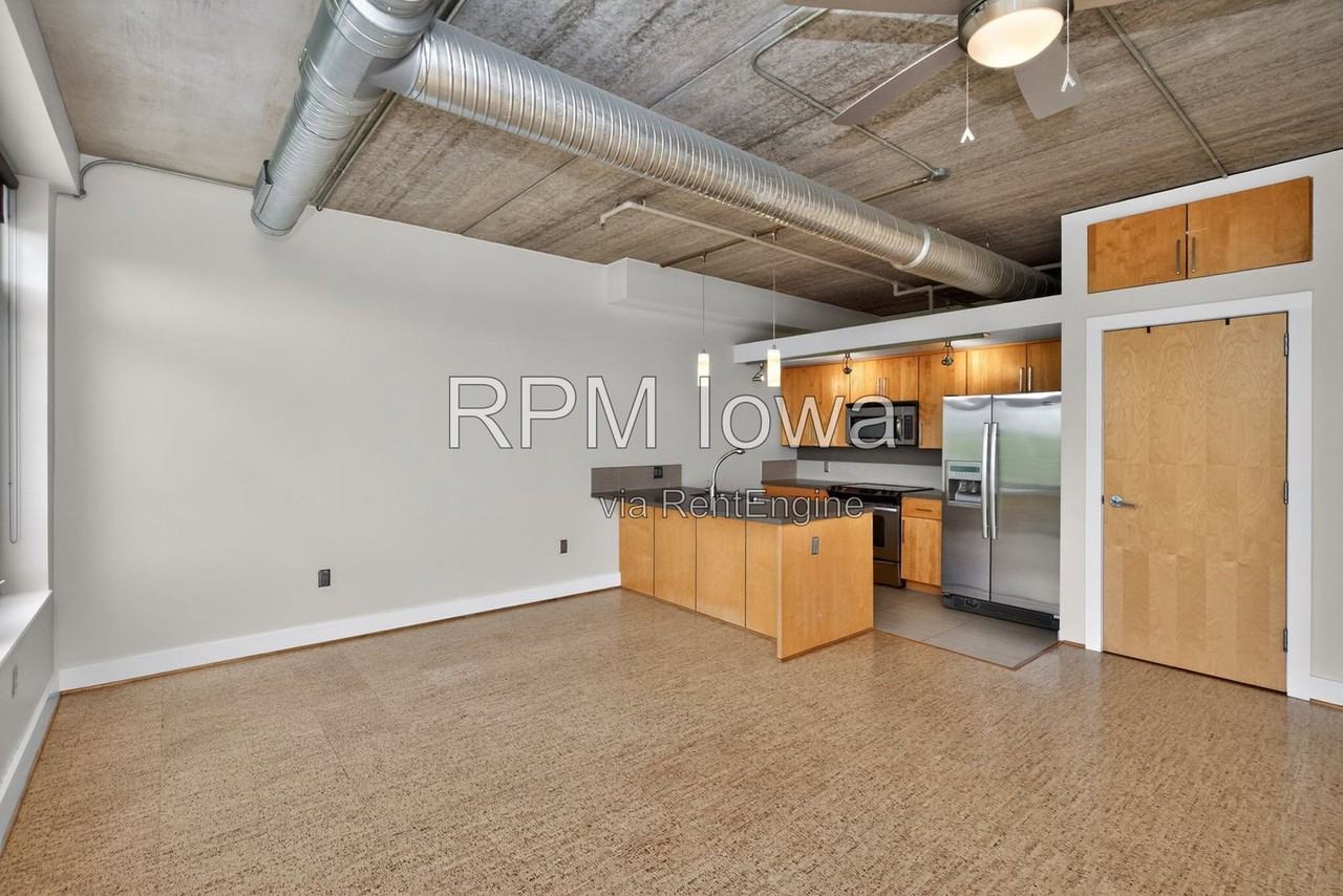 309 E 5th St #404 - Photo 6 of 28