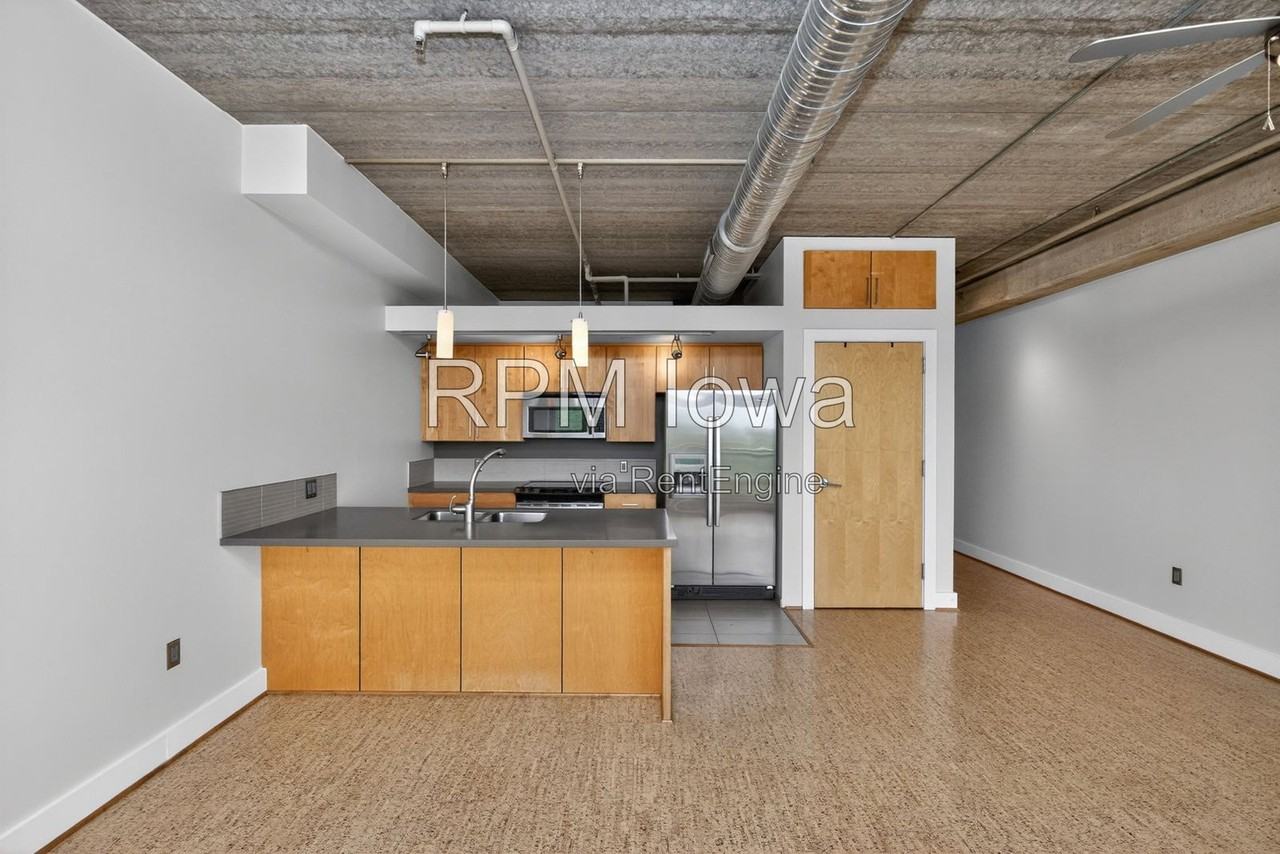 309 E 5th St #404 - Photo 7 of 28