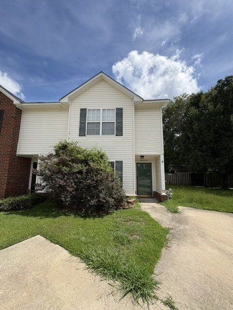 2502 Bluff View Ct #B - Photo 2 of 19