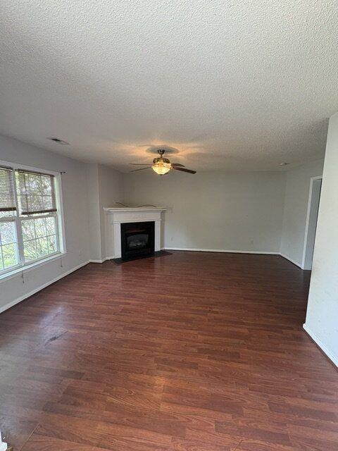 2502 Bluff View Ct #B - Photo 3 of 19