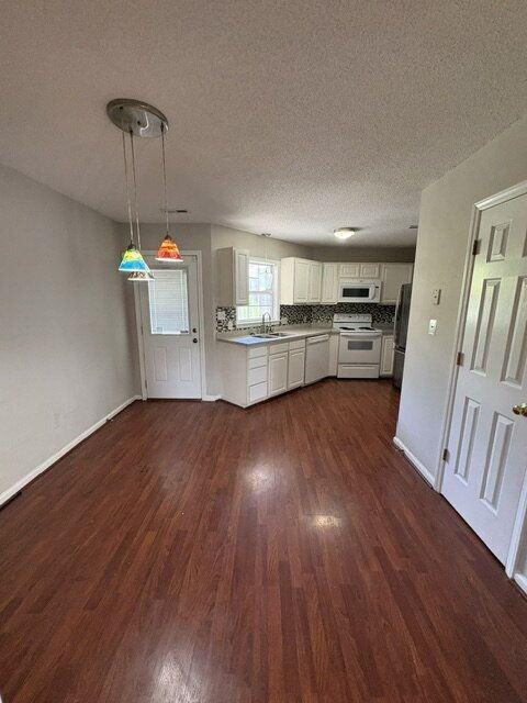 2502 Bluff View Ct #B - Photo 5 of 19