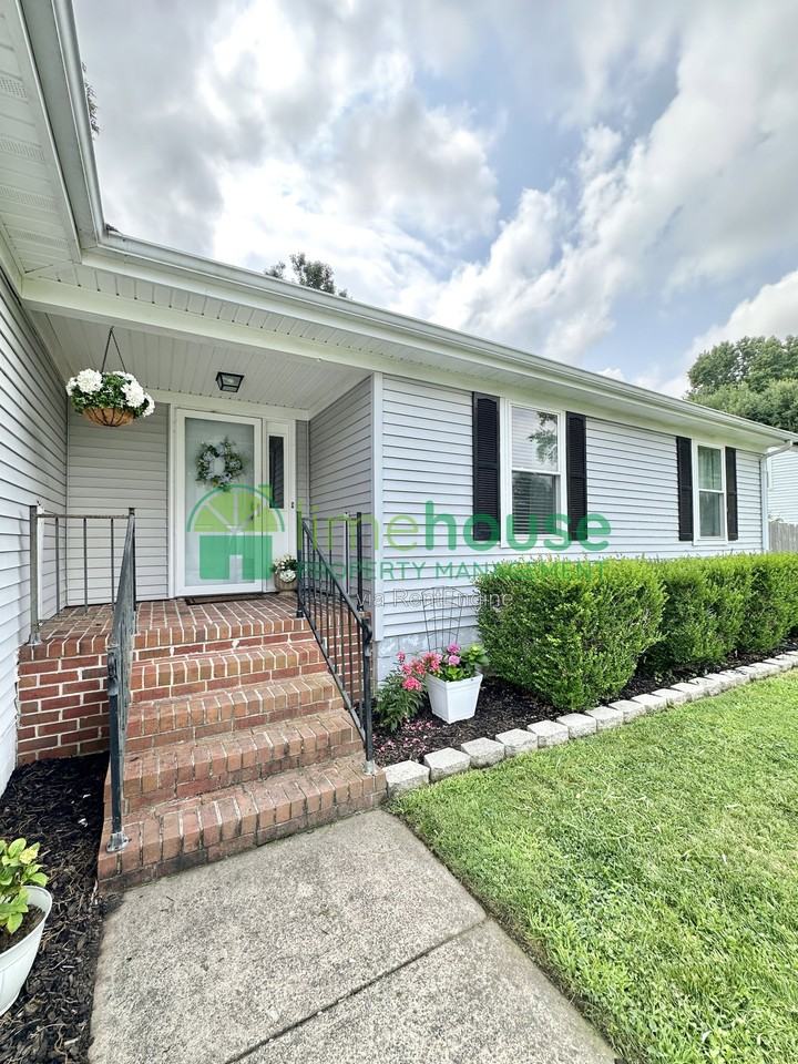 5 Baywood Ln - Photo 2 of 21