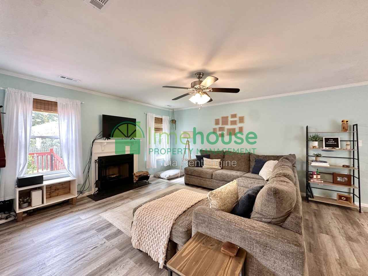 5 Baywood Ln - Photo 3 of 21