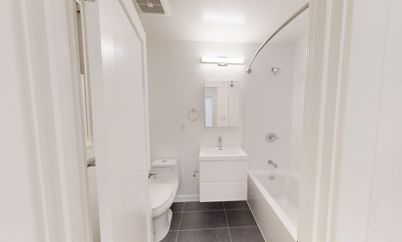 2121 Sacramento Street - Photo 5 of 21