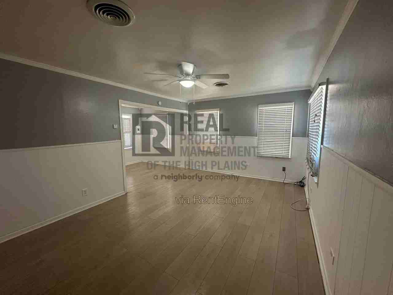2604 S Pierce St - Photo 2 of 9
