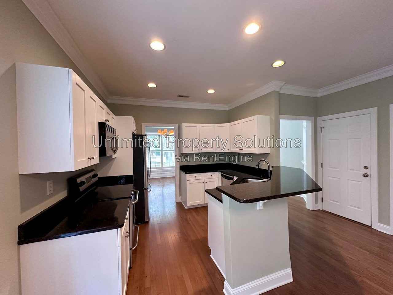 5009 Whitner Dr - Photo 5 of 28