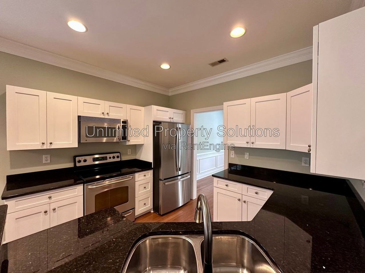 5009 Whitner Dr - Photo 6 of 28