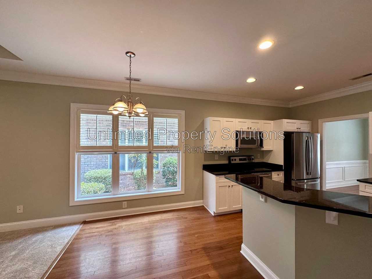 5009 Whitner Dr - Photo 7 of 28