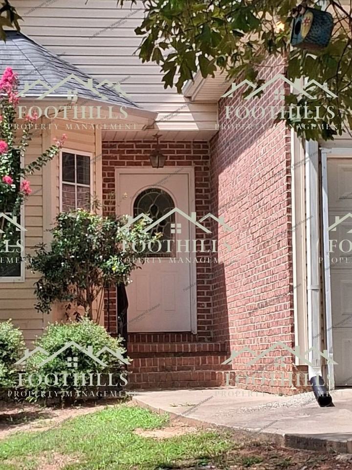 129 Ashton Ln - Photo 2 of 14
