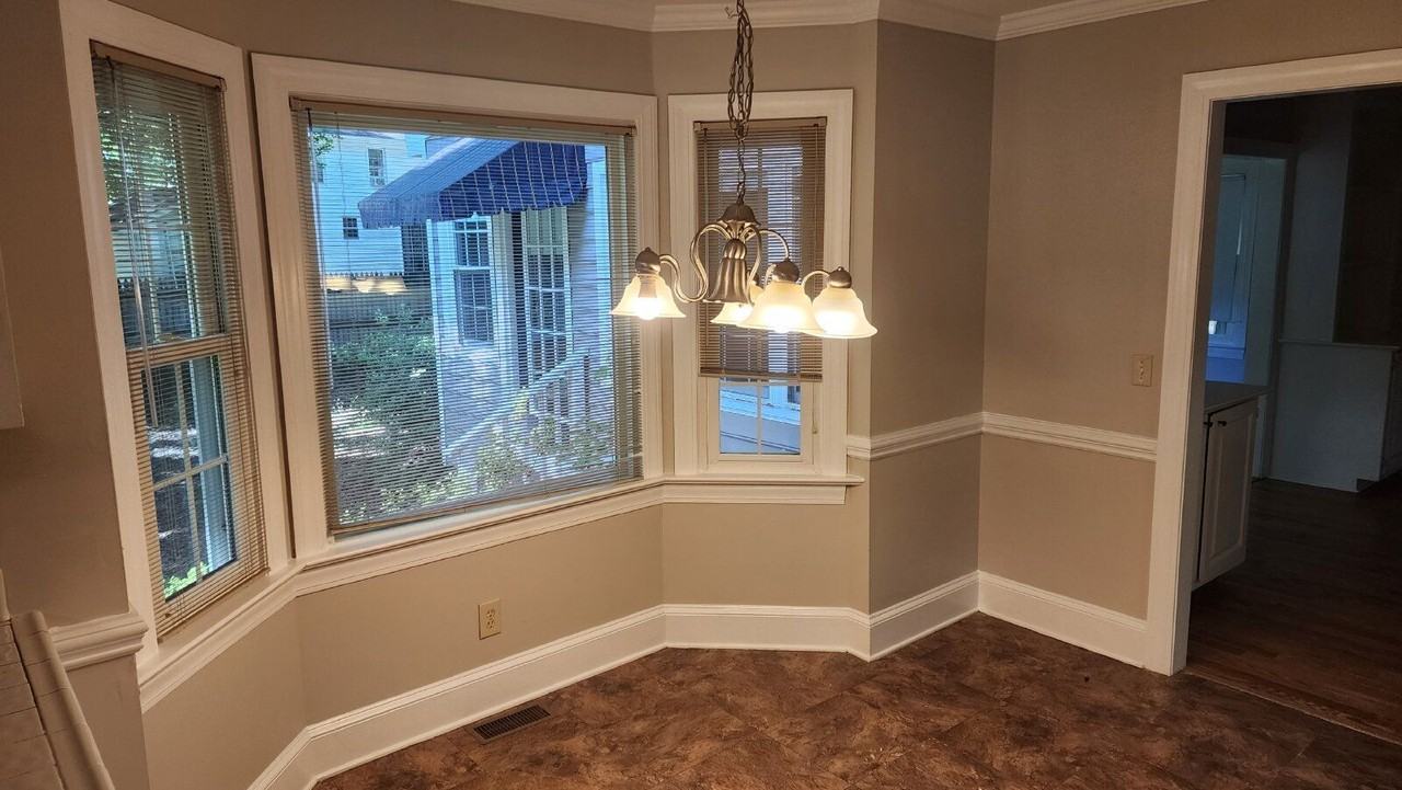 605 Winstead Rd - Photo 7 of 27