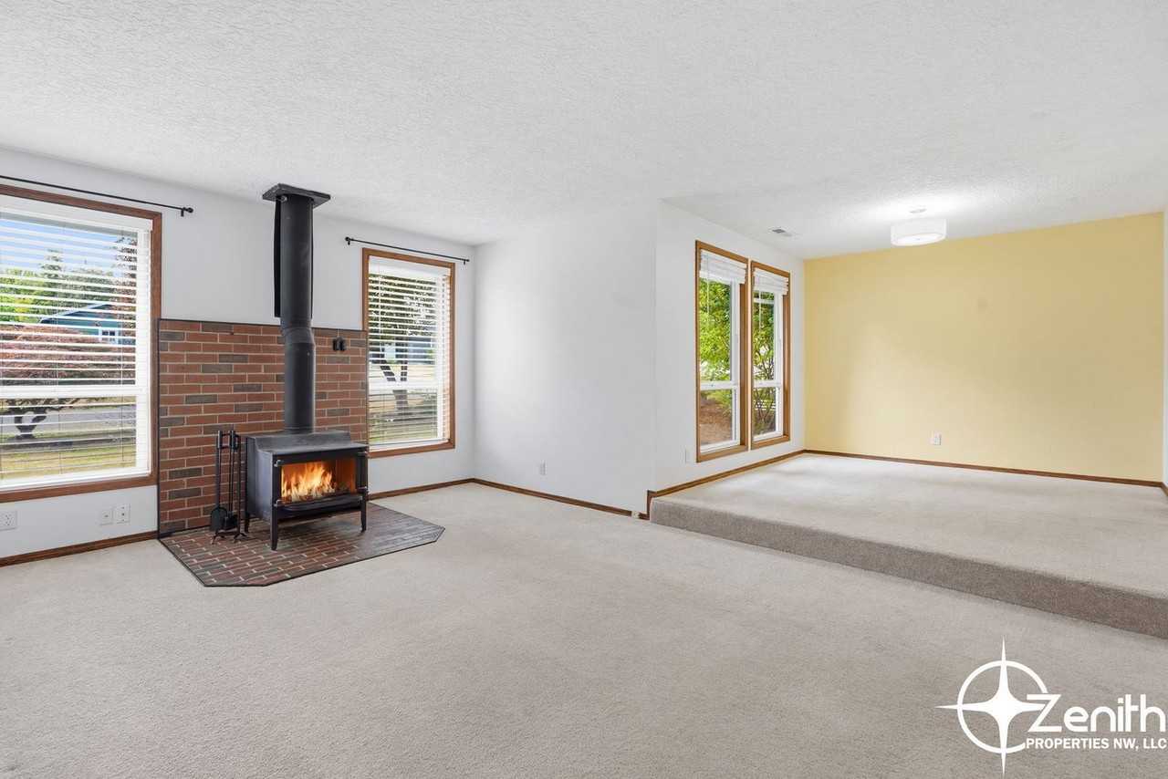 302 Nw 103rd St - Photo 4 of 35