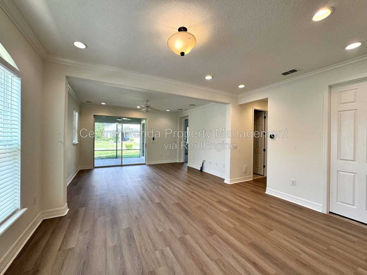 8998 Fullerwood Ave - Photo 7 of 27