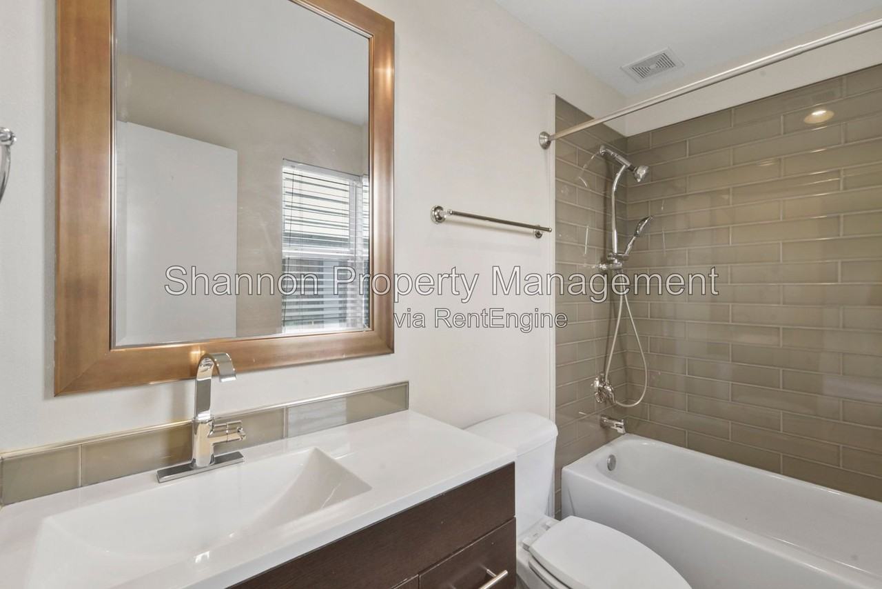 901 Roy St - Photo 7 of 33