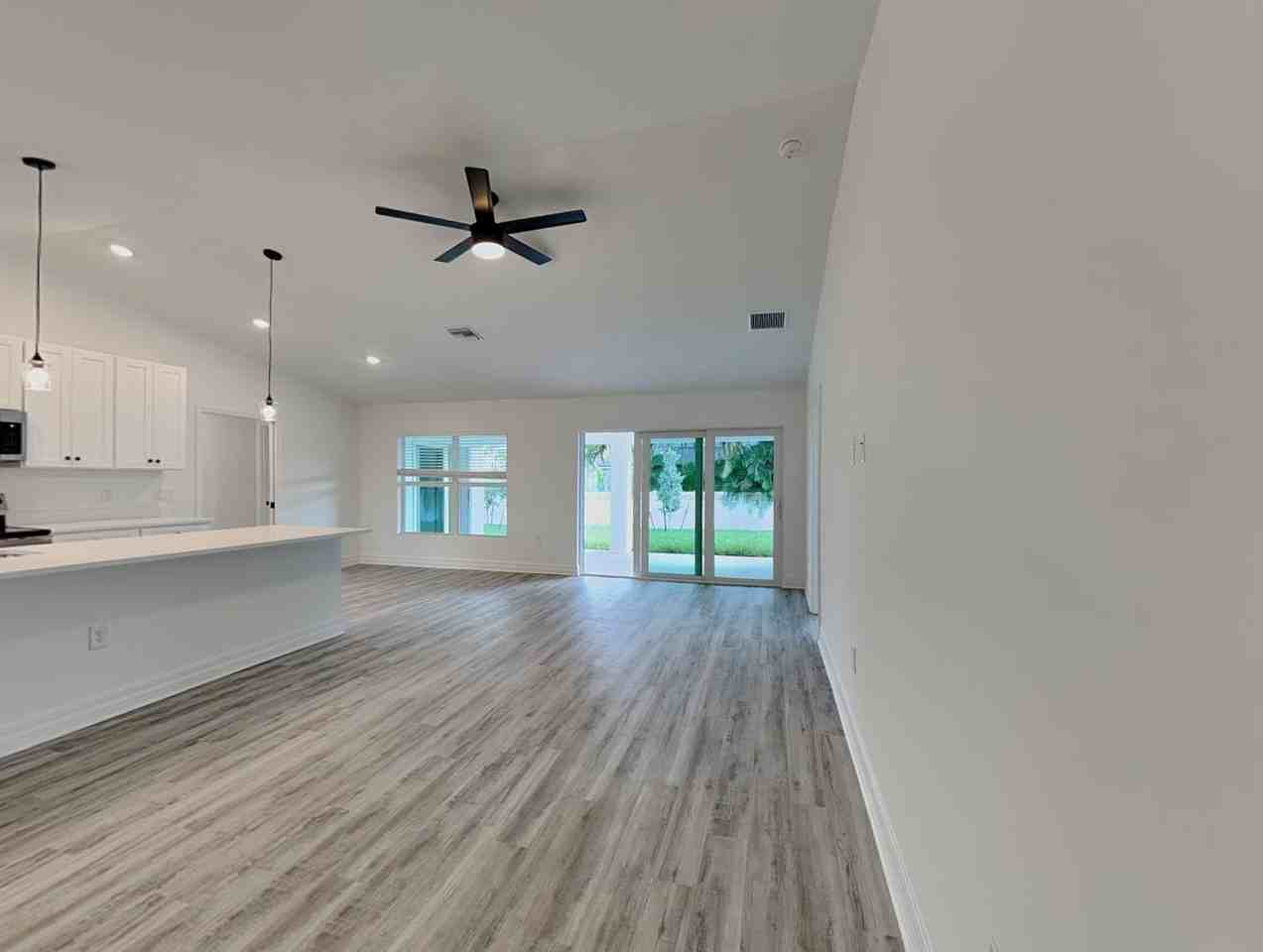 921 Nw 12th Pl - Photo 2 of 18